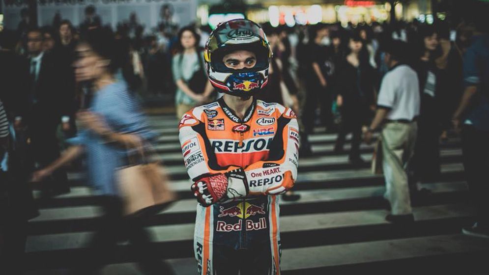 Dani Pedrosa en paso de cebra