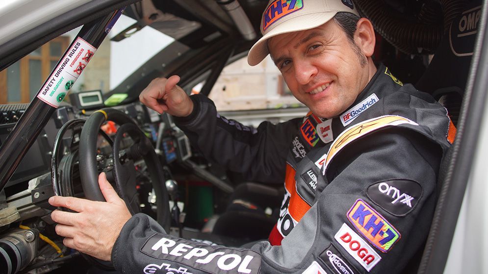 Isidre Esteve en su coche BV6 del Dakar 2018