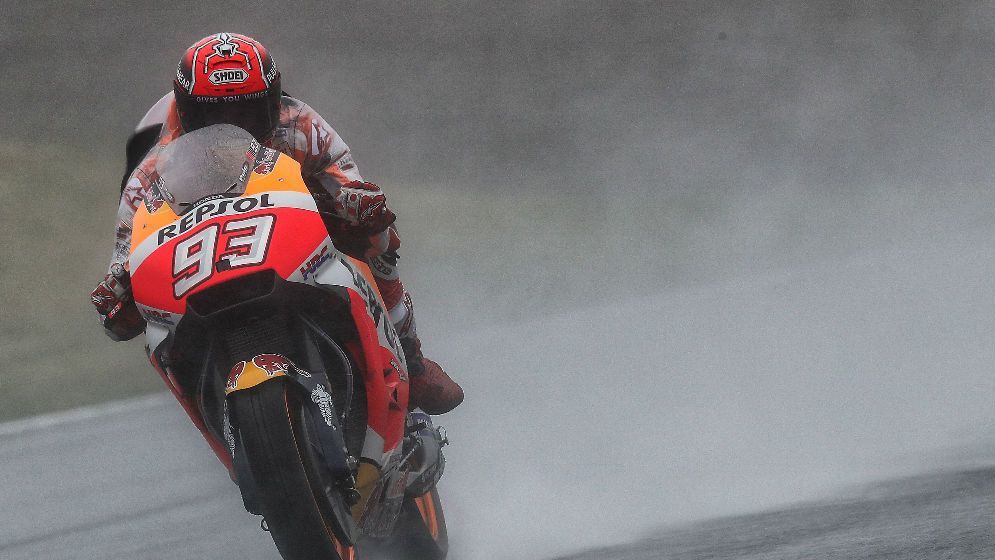 Marc Márquez rodando en lluvia