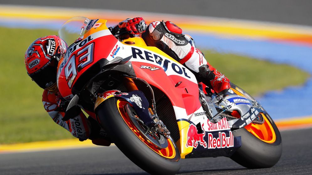 Marc Márquez rodando en pista sobre la Honda