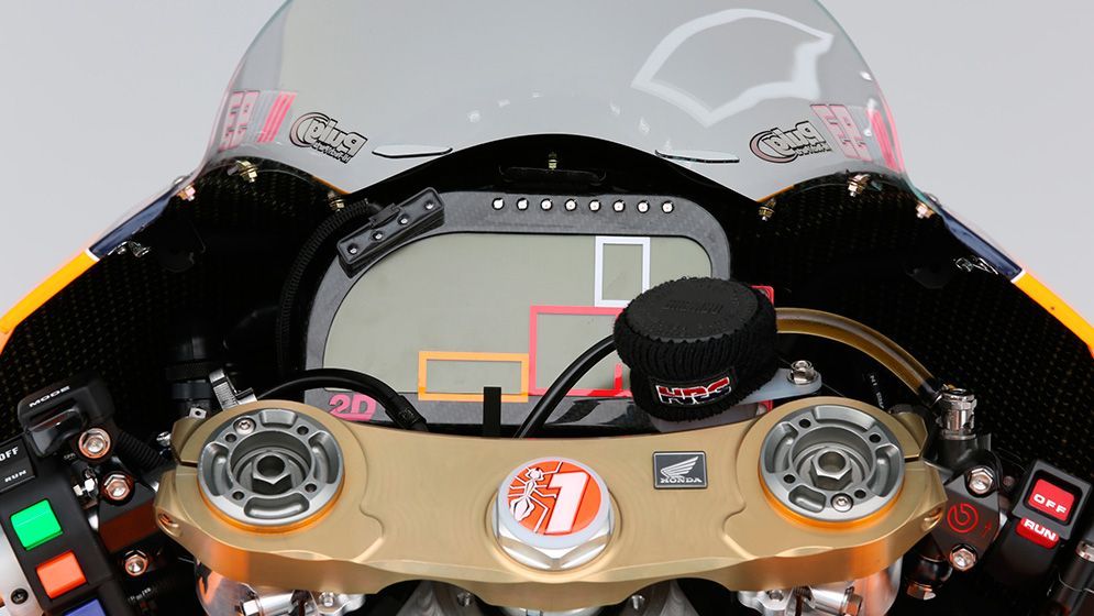 Mandos de la Honda RC213V de Marc Márquez