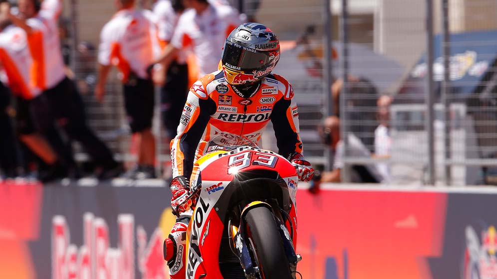 Marc Márquez haciendo un caballito