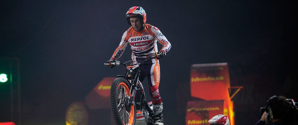 Toni Bou haciendo Trial indoor