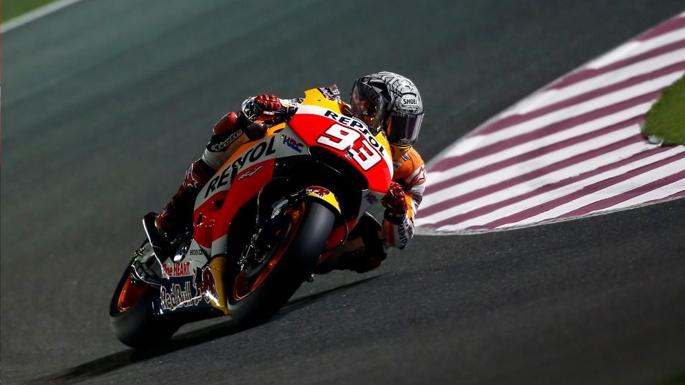 Marc Márquez rodando de noche