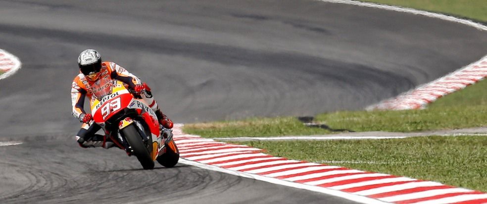 Marc Márquez pilotando la Honda