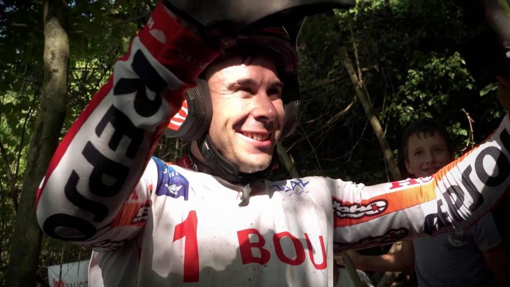 Toni Bou celebrando