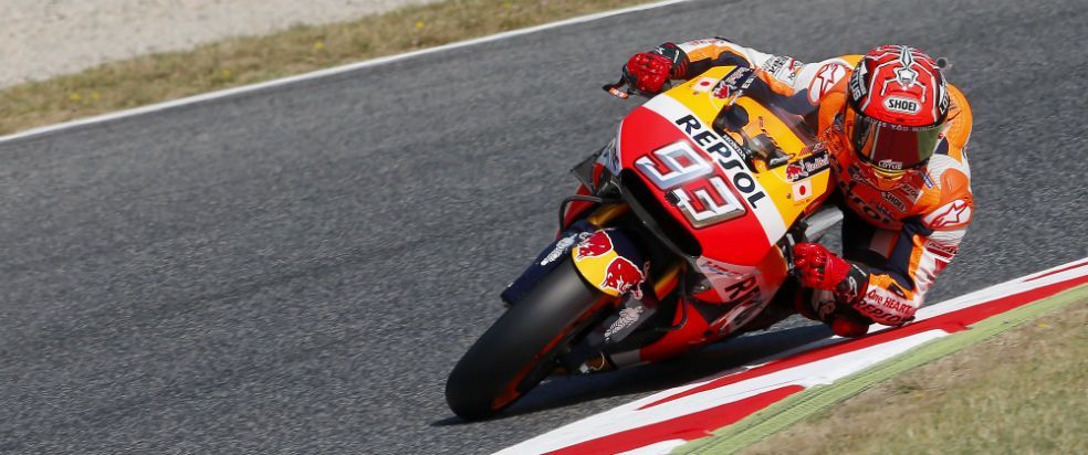 Marc Márquez rodando en pista sobre la RC213V