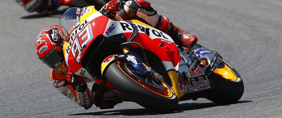 Marc Márquez tumbando sobre la RC213V