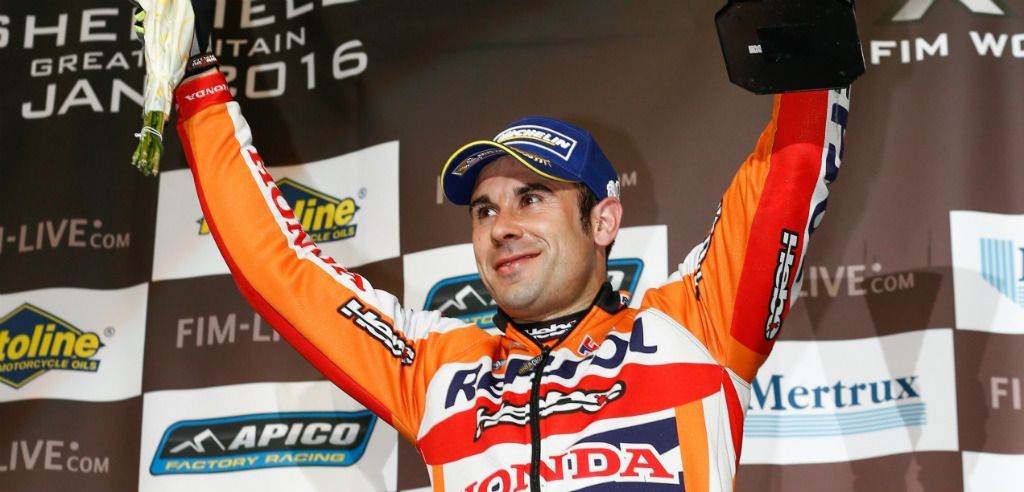 Toni Bou en el podio