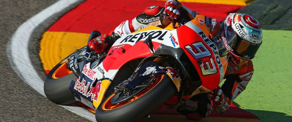 Marc Márquez tumbando la moto en Motorland 2016