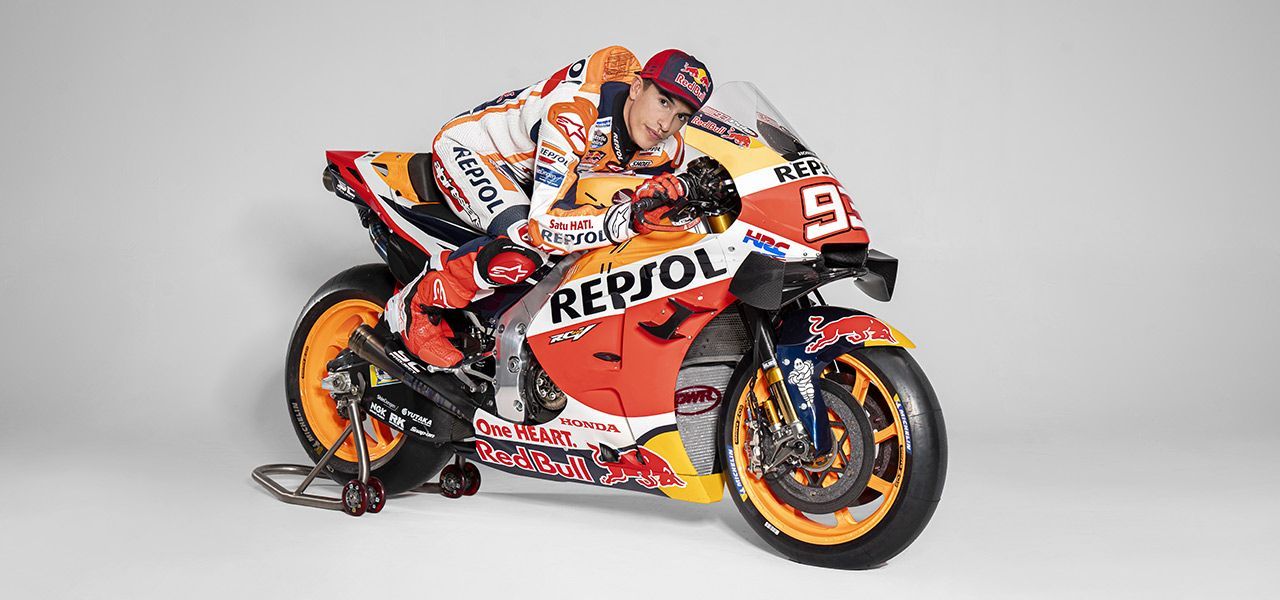 Marc Márquez en su Honda RC213V con mono de competición