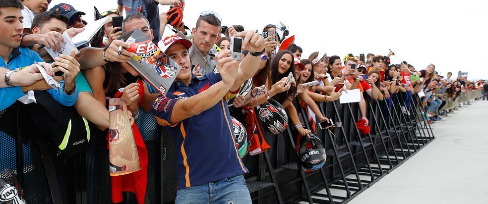 Marc Márquez con sus fans