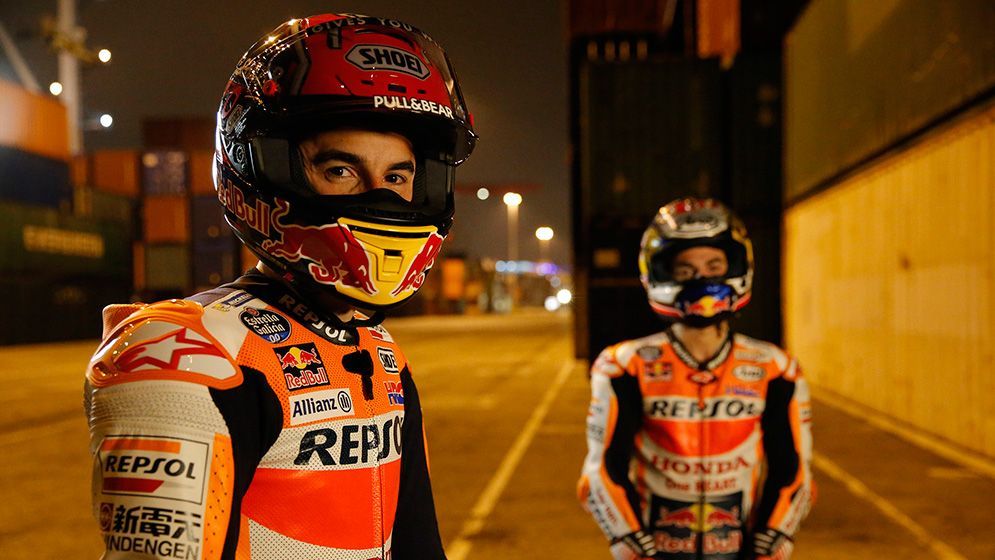 Marc Márquez y Dani Pedrosa con casccos