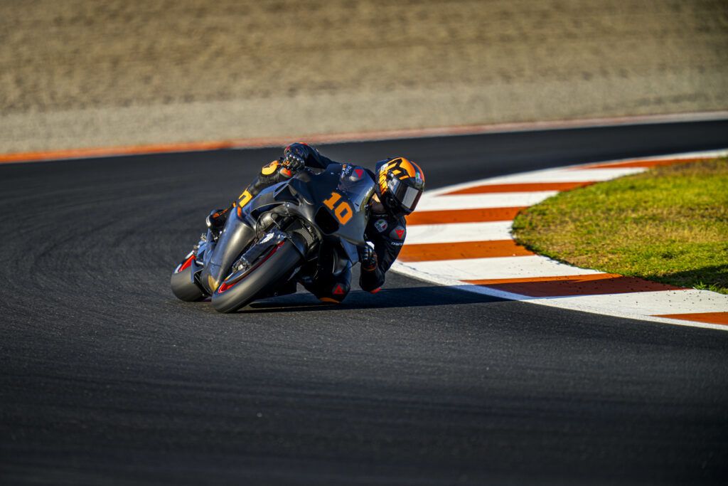 Luca Marini con la Honda del equipo Repsol Honda para 2024